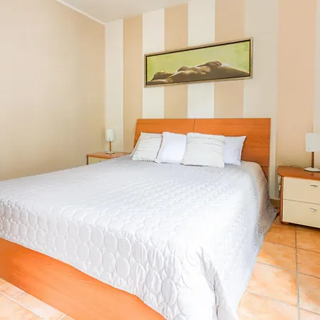 Appartement Les Balcons De Port By Interhome Nice